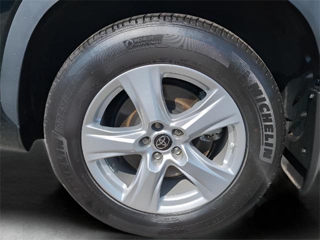 used 2024 Toyota Highlander car, priced at $32,988