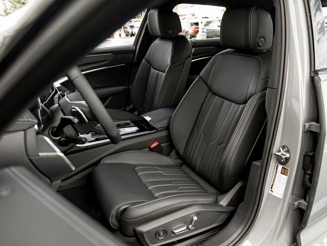 new 2025 Audi RS 6 Avant car, priced at $152,025