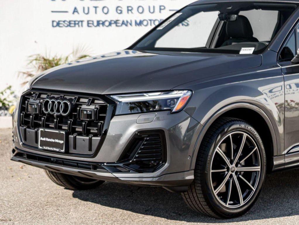 new 2025 Audi Q7 car, priced at $72,360