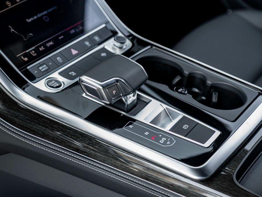 new 2025 Audi Q7 car, priced at $72,360