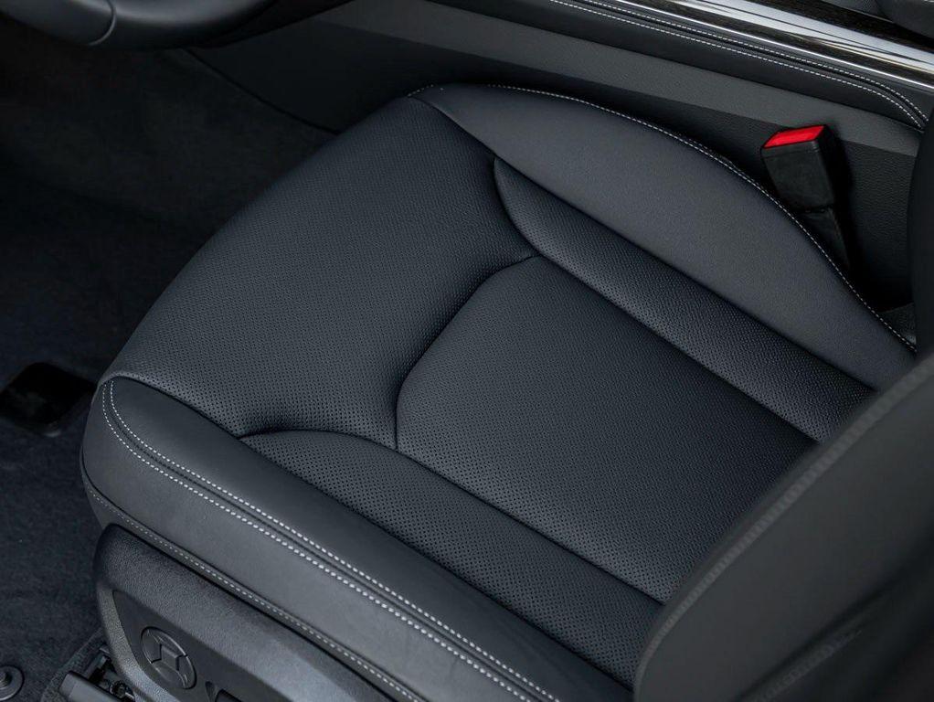 new 2025 Audi Q7 car, priced at $72,360