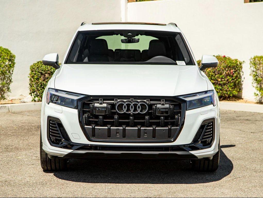 new 2025 Audi Q7 car, priced at $78,570