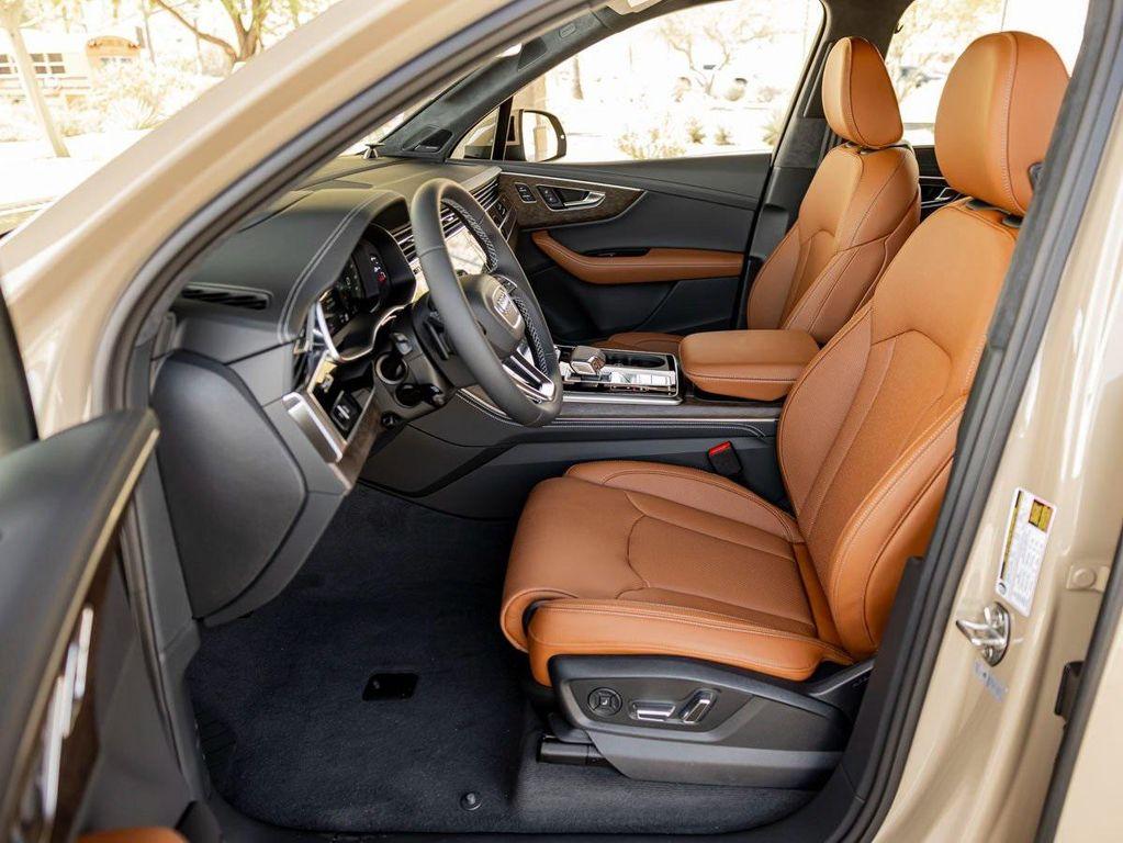 new 2025 Audi Q7 car, priced at $92,915