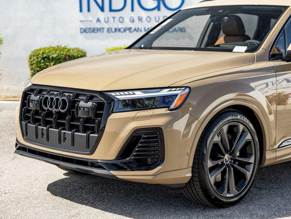 new 2025 Audi Q7 car, priced at $92,915