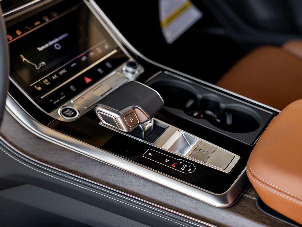 new 2025 Audi Q7 car, priced at $92,915