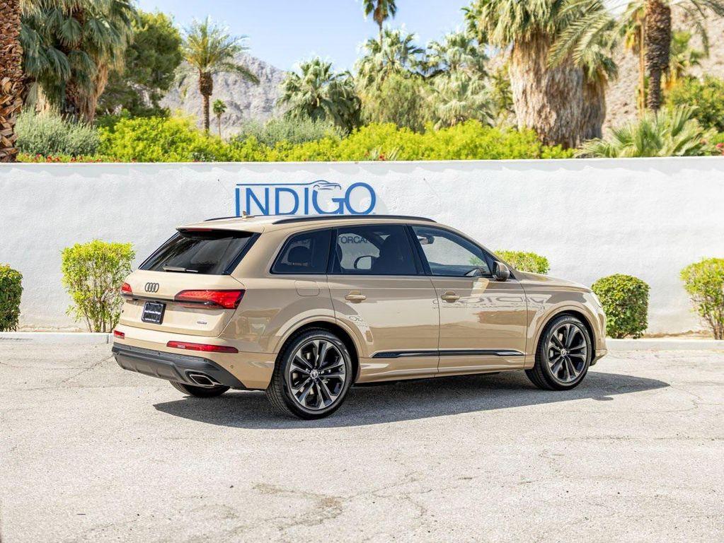 new 2025 Audi Q7 car, priced at $92,915