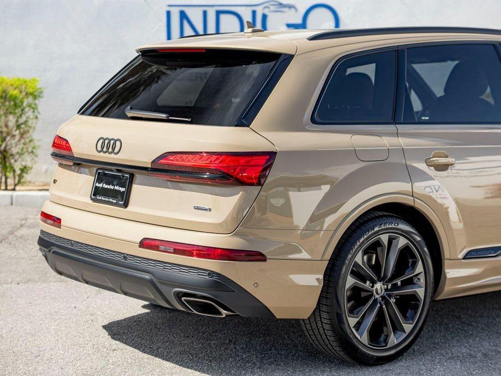 new 2025 Audi Q7 car, priced at $92,915