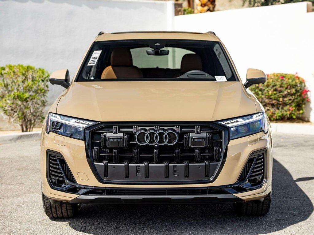 new 2025 Audi Q7 car, priced at $92,915