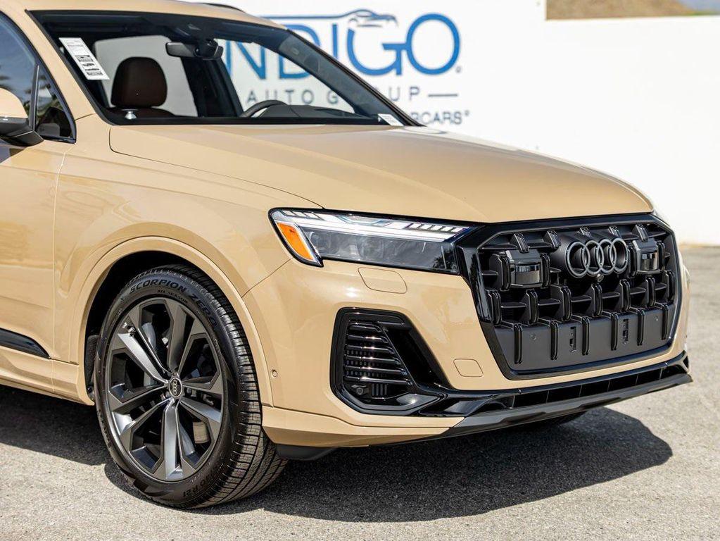 new 2025 Audi Q7 car, priced at $92,915