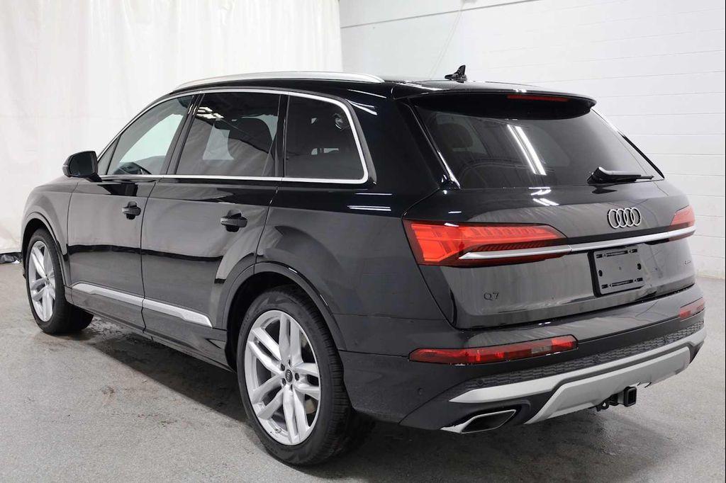 new 2025 Audi Q7 car, priced at $76,350