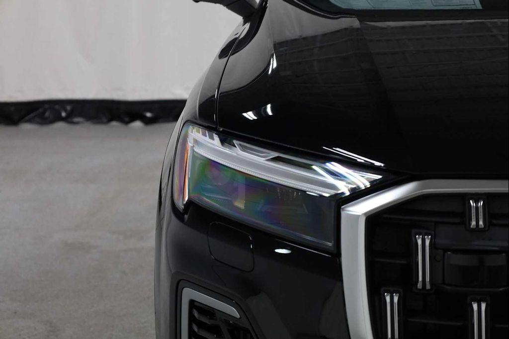 new 2025 Audi Q7 car, priced at $76,350