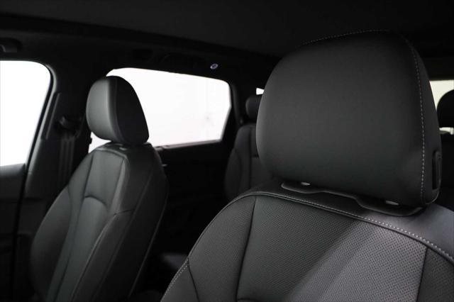 new 2025 Audi Q7 car, priced at $76,350