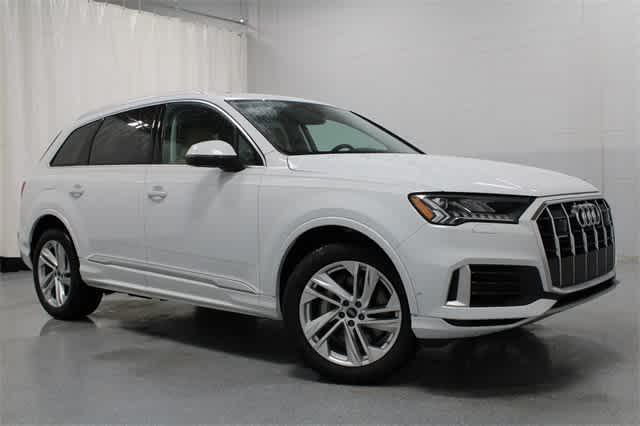 new 2024 Audi Q7 car, priced at $69,940