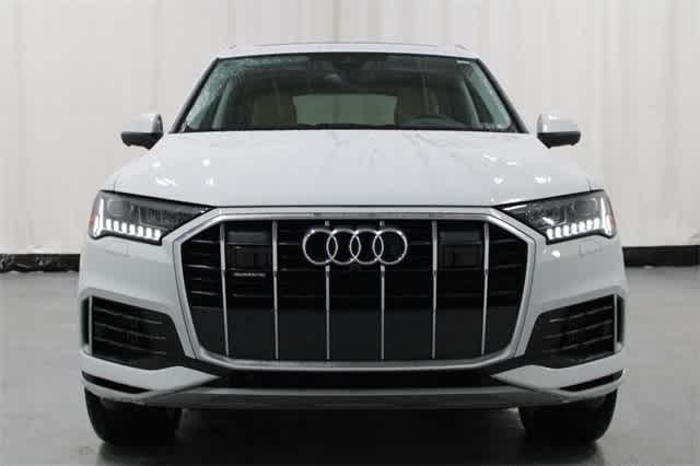 new 2024 Audi Q7 car, priced at $69,940