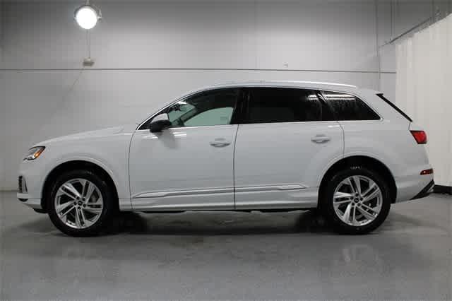 new 2024 Audi Q7 car, priced at $69,940