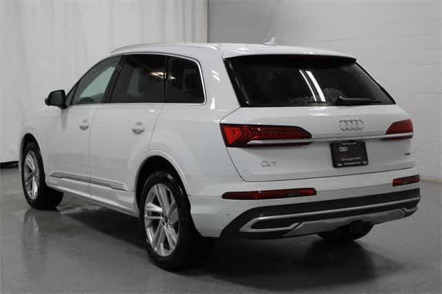 new 2024 Audi Q7 car, priced at $69,940