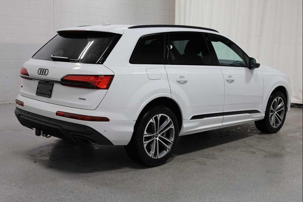 new 2026 Audi Q7 car, priced at $68,490