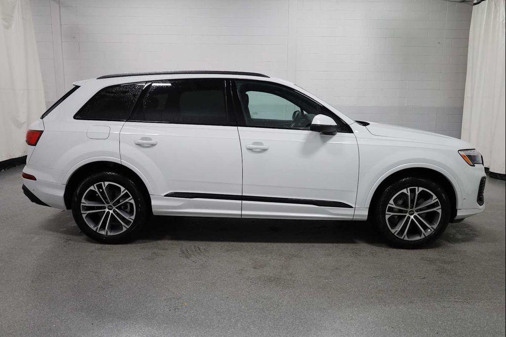 new 2026 Audi Q7 car, priced at $68,490