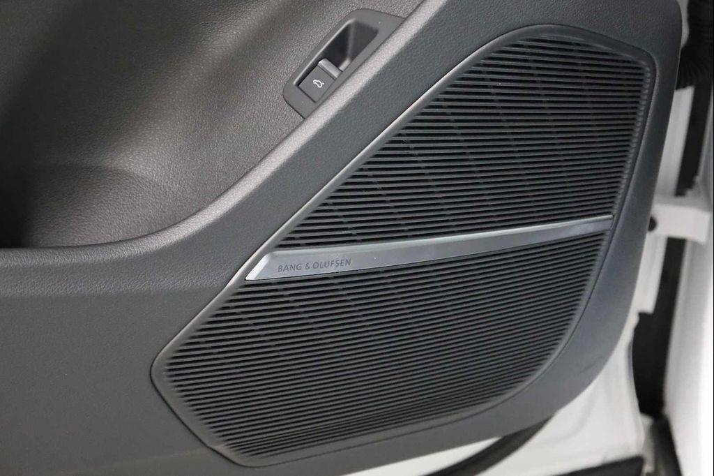 new 2026 Audi Q7 car, priced at $68,490