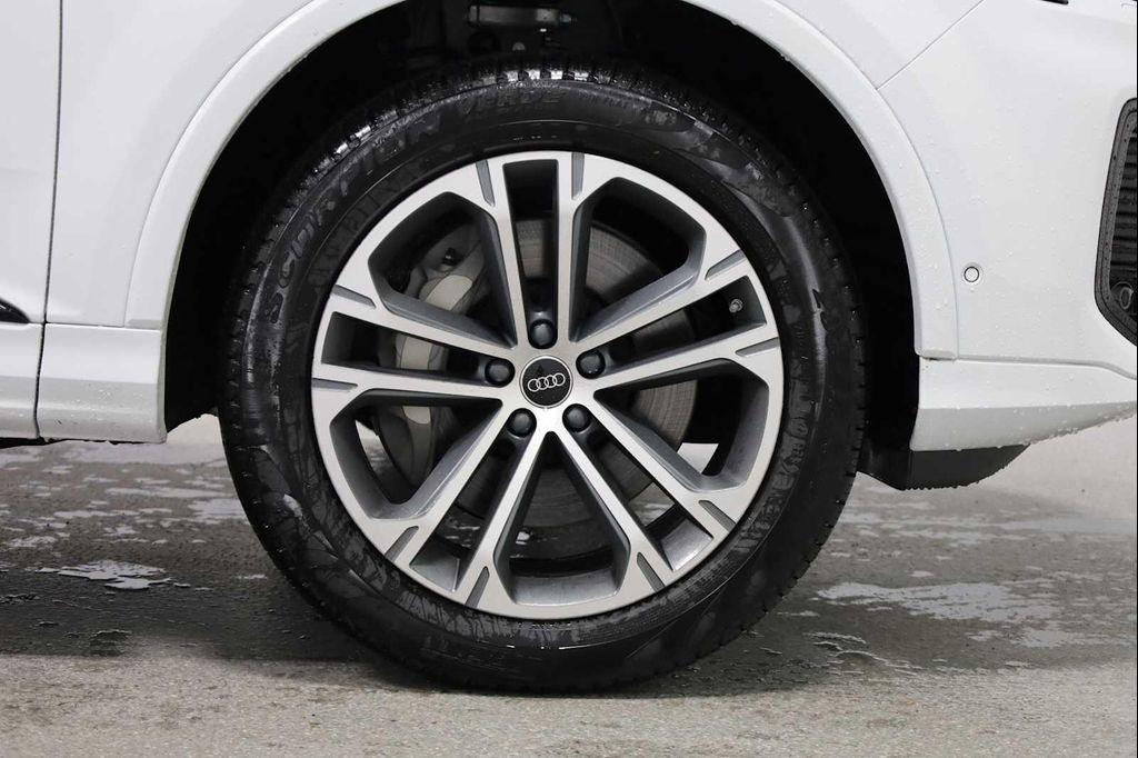 new 2026 Audi Q7 car, priced at $68,490