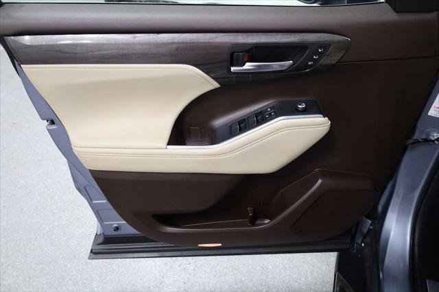 used 2022 Toyota Highlander Hybrid car, priced at $41,249