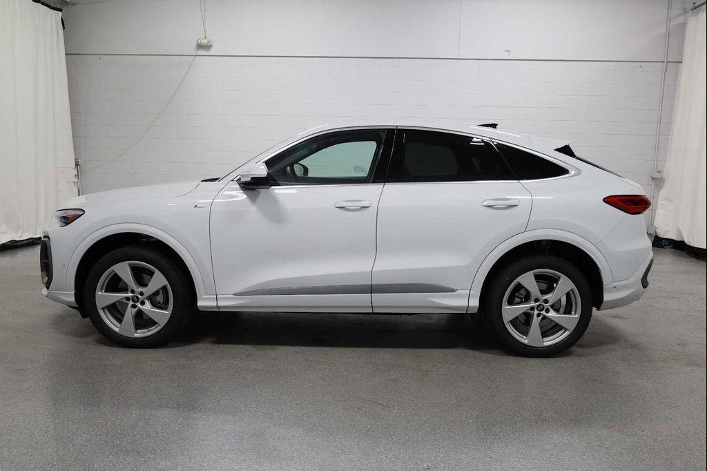 new 2025 Audi Q5 car, priced at $64,050