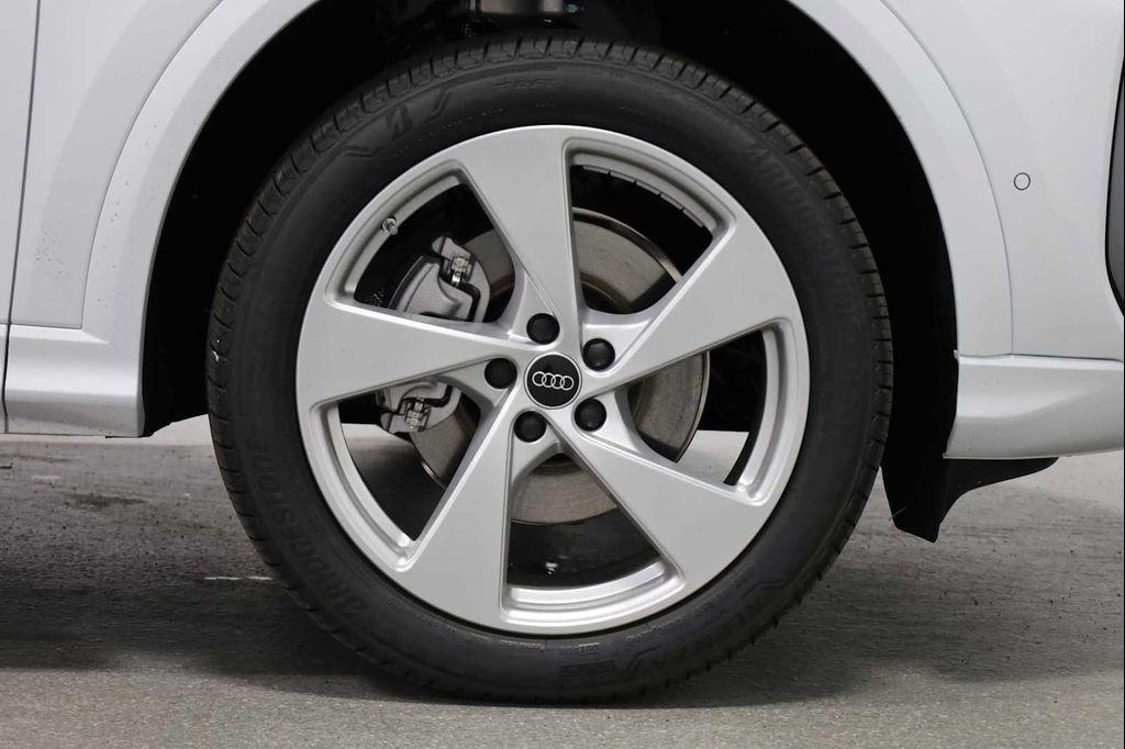 new 2025 Audi Q5 car, priced at $64,050