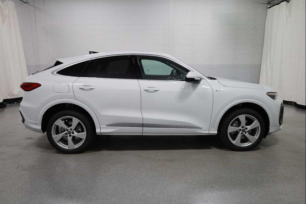 new 2025 Audi Q5 car, priced at $64,050