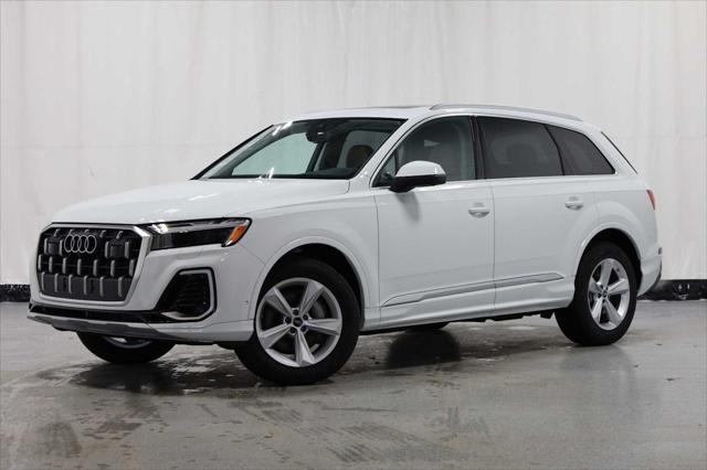 new 2025 Audi Q7 car, priced at $69,305