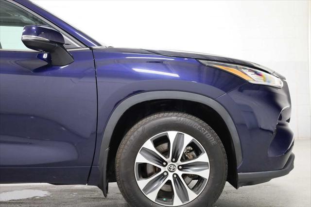 used 2022 Toyota Highlander car, priced at $37,649