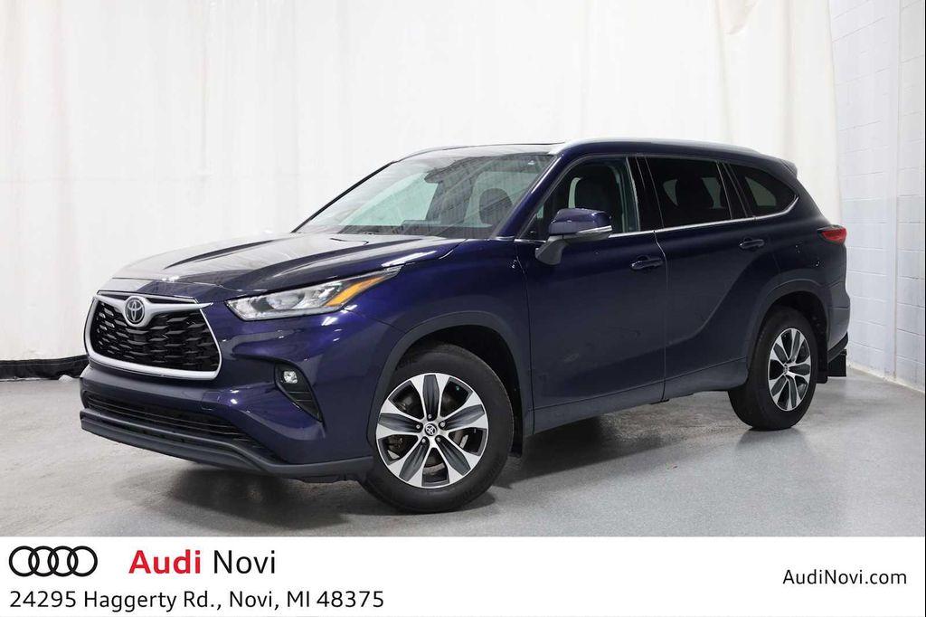 used 2022 Toyota Highlander car, priced at $37,649