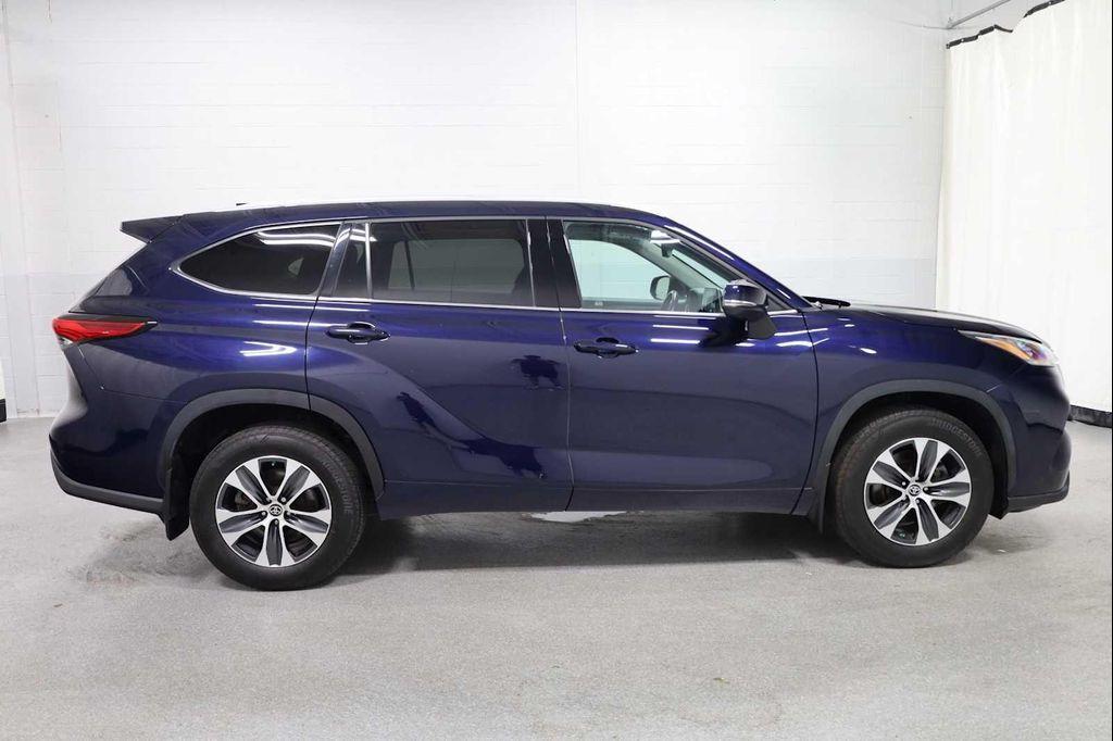used 2022 Toyota Highlander car, priced at $37,649