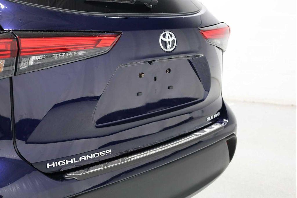 used 2022 Toyota Highlander car, priced at $37,649