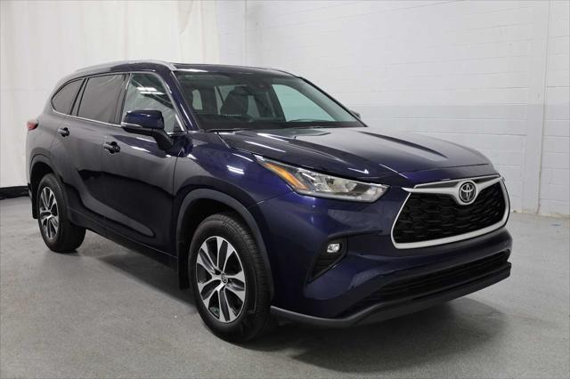 used 2022 Toyota Highlander car, priced at $37,649