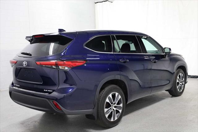used 2022 Toyota Highlander car, priced at $37,649