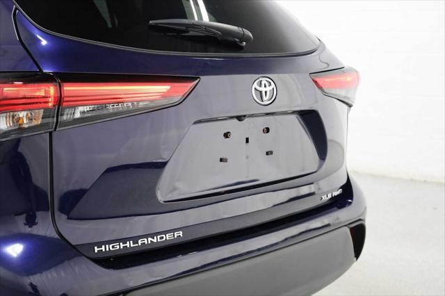 used 2022 Toyota Highlander car, priced at $37,749