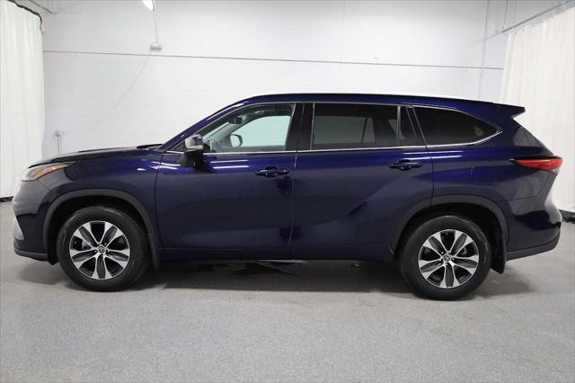 used 2022 Toyota Highlander car, priced at $37,749