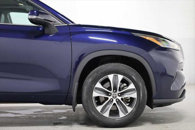 used 2022 Toyota Highlander car, priced at $37,749
