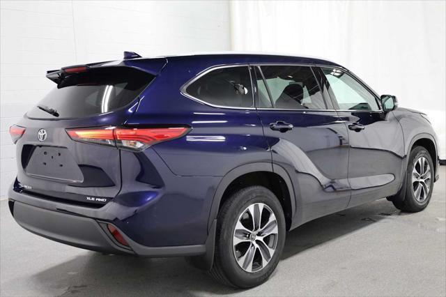 used 2022 Toyota Highlander car, priced at $37,749