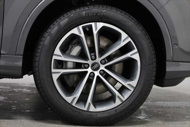 new 2025 Audi Q7 car, priced at $64,920