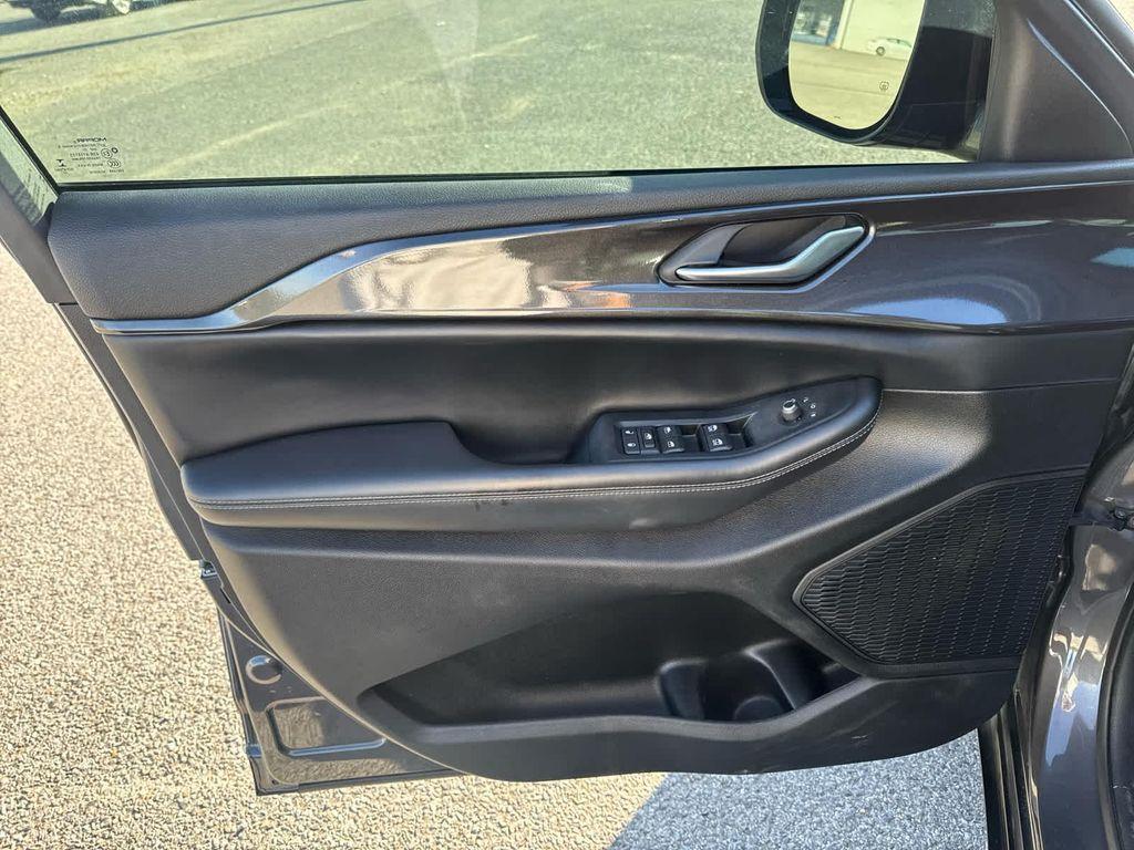 used 2023 Jeep Grand Cherokee L car, priced at $29,346