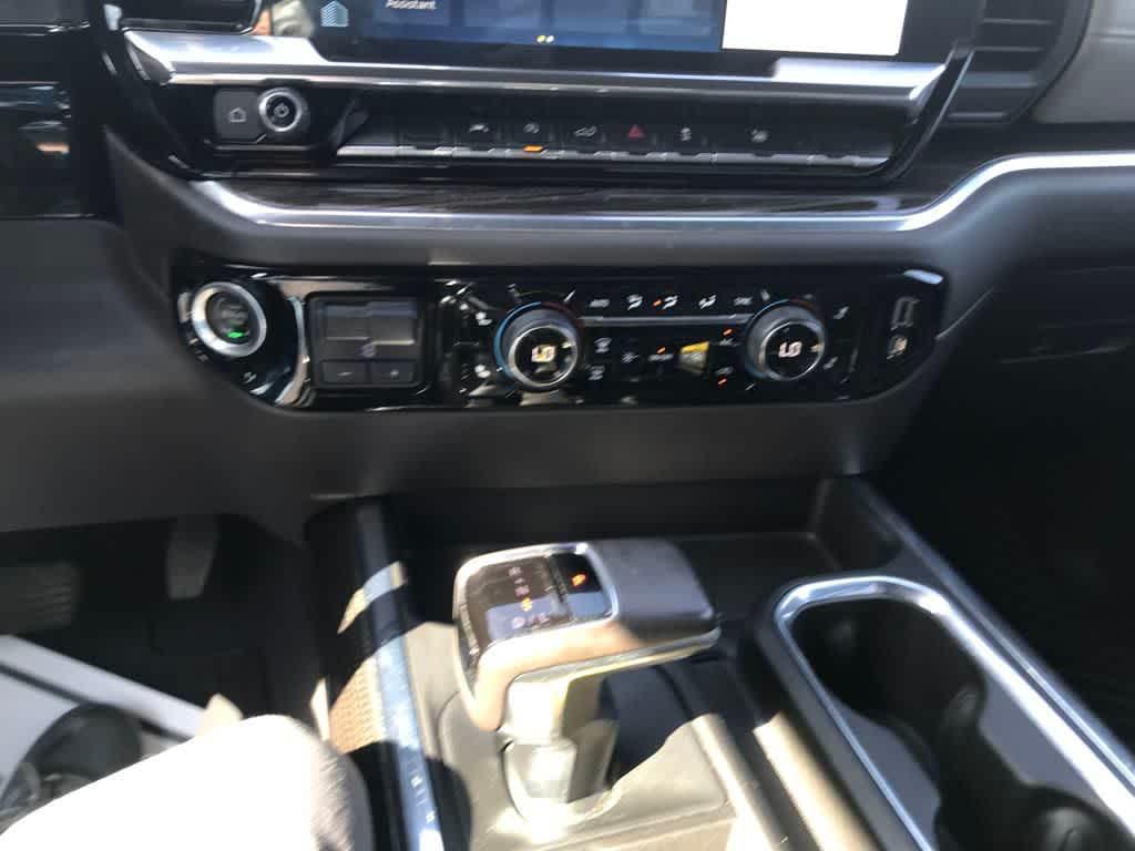 used 2022 Chevrolet Silverado 1500 car, priced at $38,995