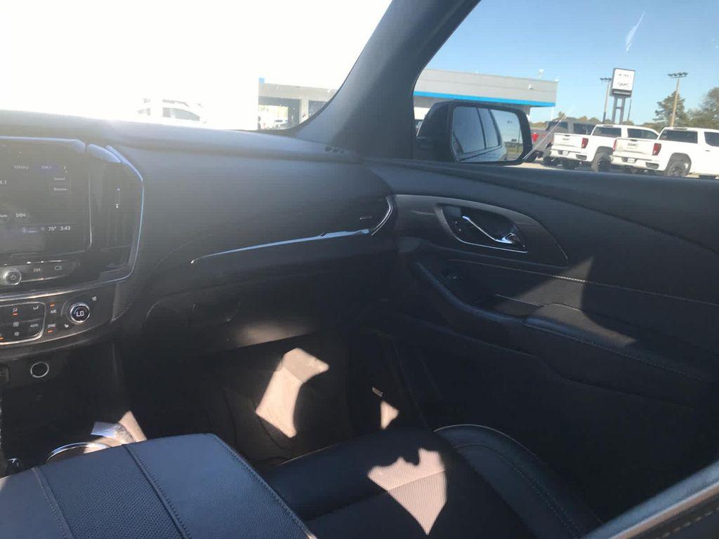 used 2023 Chevrolet Traverse car, priced at $36,574