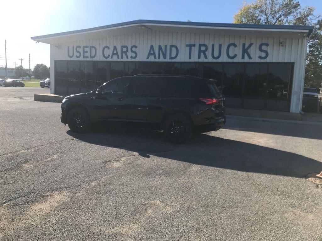used 2023 Chevrolet Traverse car, priced at $36,574