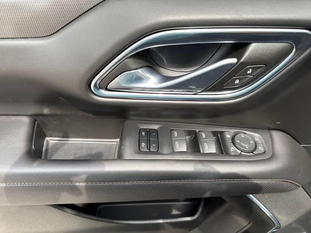 used 2024 GMC Yukon XL car, priced at $70,500