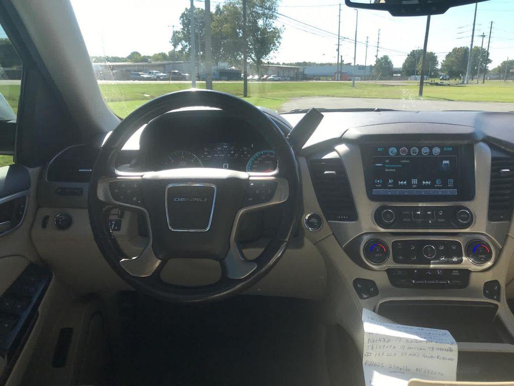 used 2019 GMC Yukon XL car, priced at $32,290