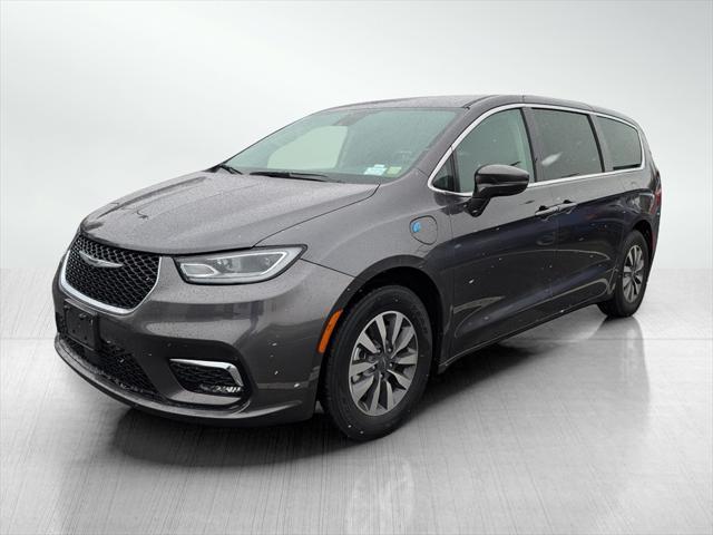 used 2022 Chrysler Pacifica Hybrid car, priced at $24,995