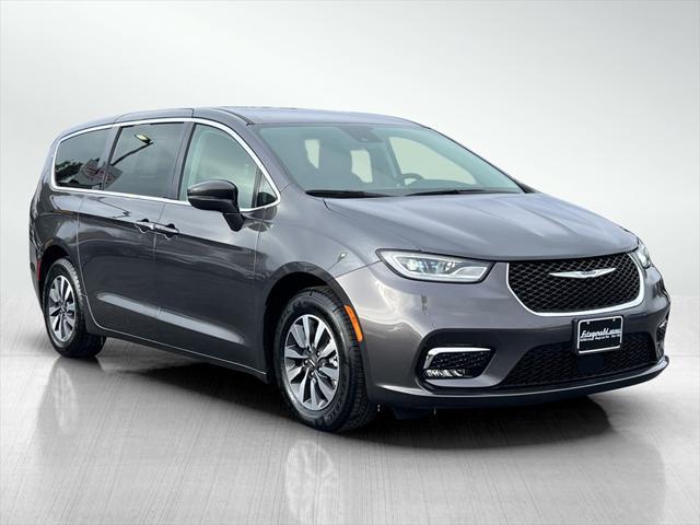 used 2022 Chrysler Pacifica Hybrid car, priced at $24,995