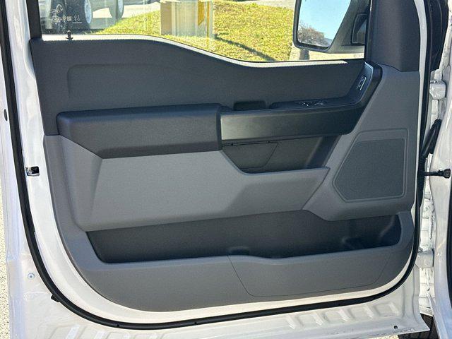 new 2025 Ford F-150 car, priced at $33,295