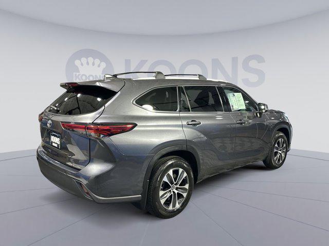 used 2022 Toyota Highlander car, priced at $32,500